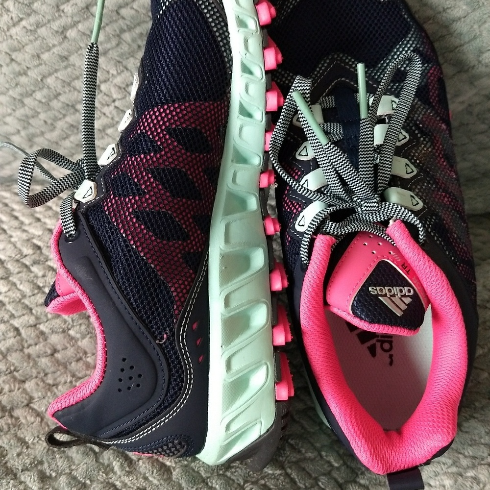 Addidas gym shoes